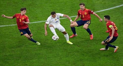 13 أفضل من 16.. إسبانيا تبحث فك العقدة أمام فرنسا قبل معركة يورو 2024